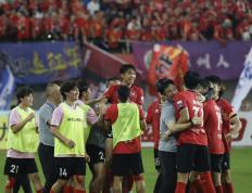 IM Sport-包含精彩比赛场面燃烧热情，观众欢呼不止的词条