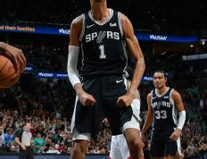 IM体育在线注册-马刺主场大胜雄鹿，取得胜利