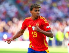 IM体育社区互动入口-西班牙完胜巴西，福登关键制胜的简单介绍