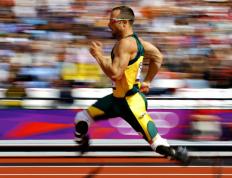 IM体育app-F1新赛季揭幕战，中国车手周冠宇主场首秀，能否封锁塞维利亚车队？