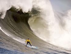 IM体育赛事直播入口-宿敌的意志，詹姆斯末节封神难敌绿军加时坚韧，凯尔特人鏖战擒日显冠军底色