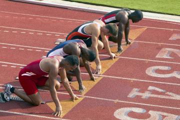 IM体育在线注册-太阳强势晋级，西亚卡姆成为关键先生