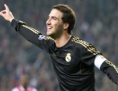 IM体育在线注册-意甲焦点战之夜，帕尔默大场面先生，一锤定音铸就传奇