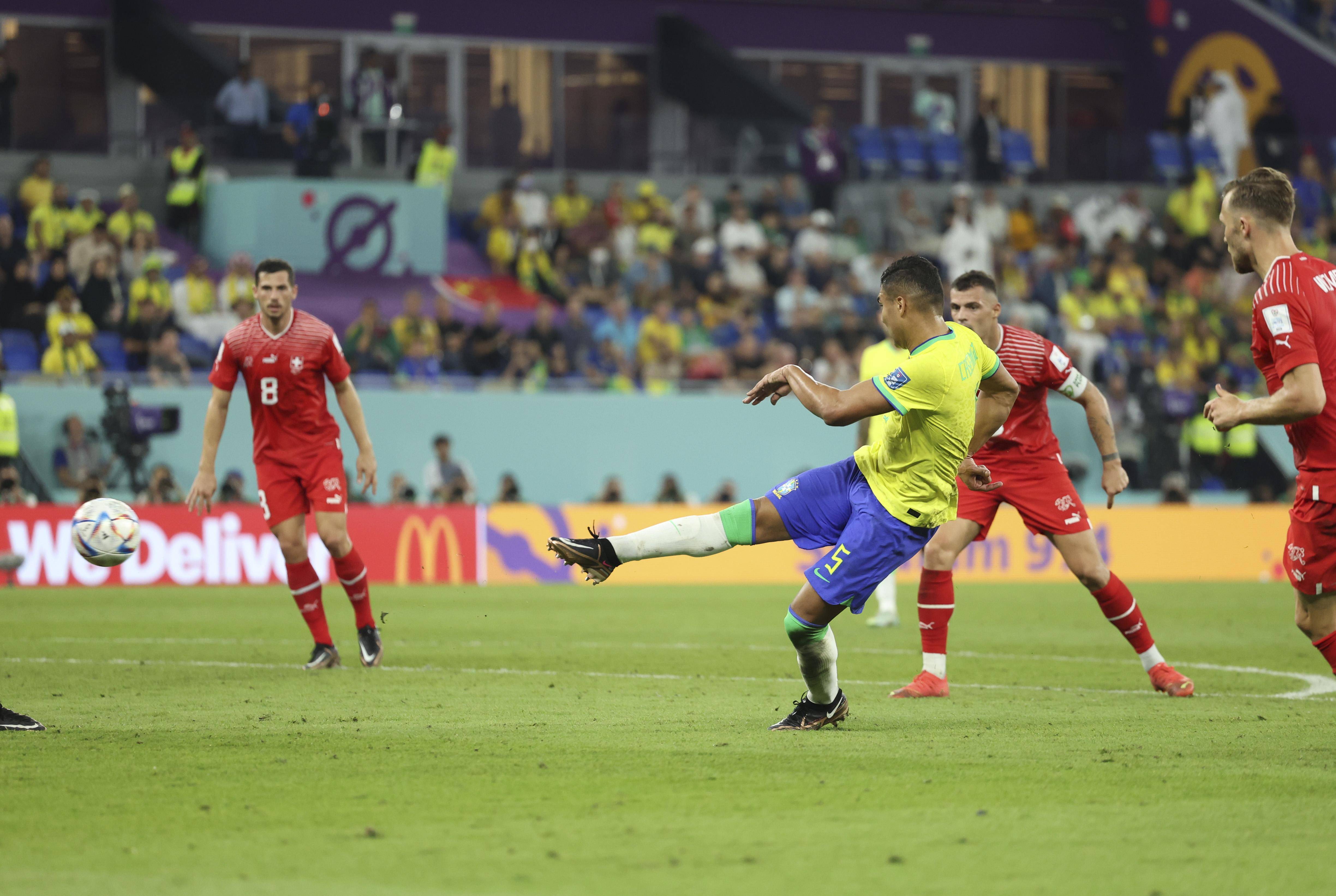 IM体育官方网站-世界各国足球队在比赛中展现出色