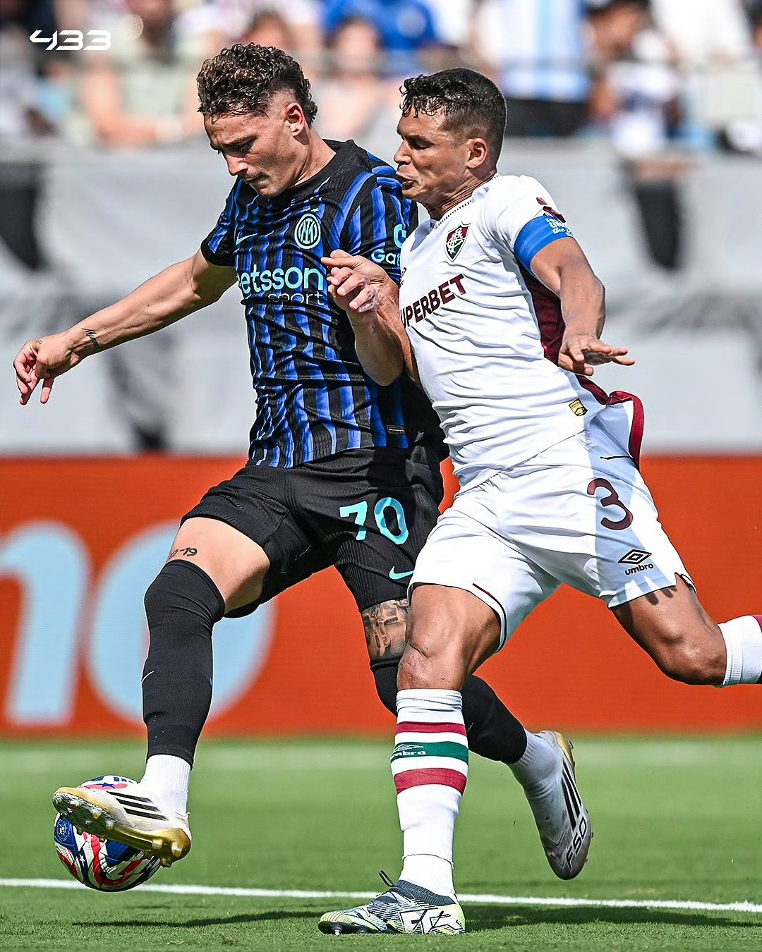 IM体育动画直播通道-国家级足球对决吸引千万目光