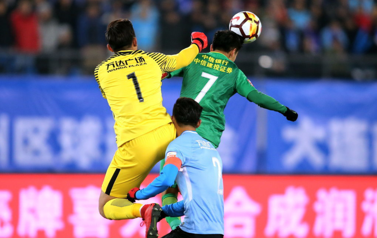 IM体育官方网-包含天津泰达客场不敌大连一方，遭遇两连败的词条