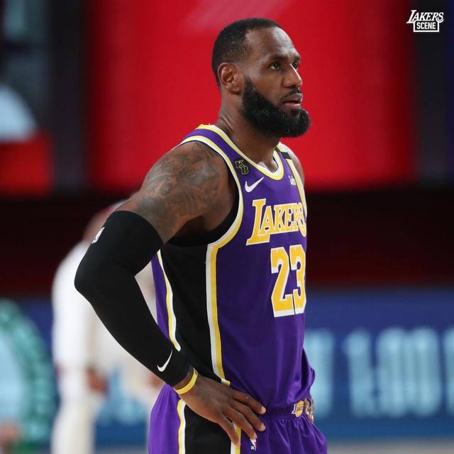 IM体育App下载-火箭鏖战福建队，詹姆斯惊艳四座