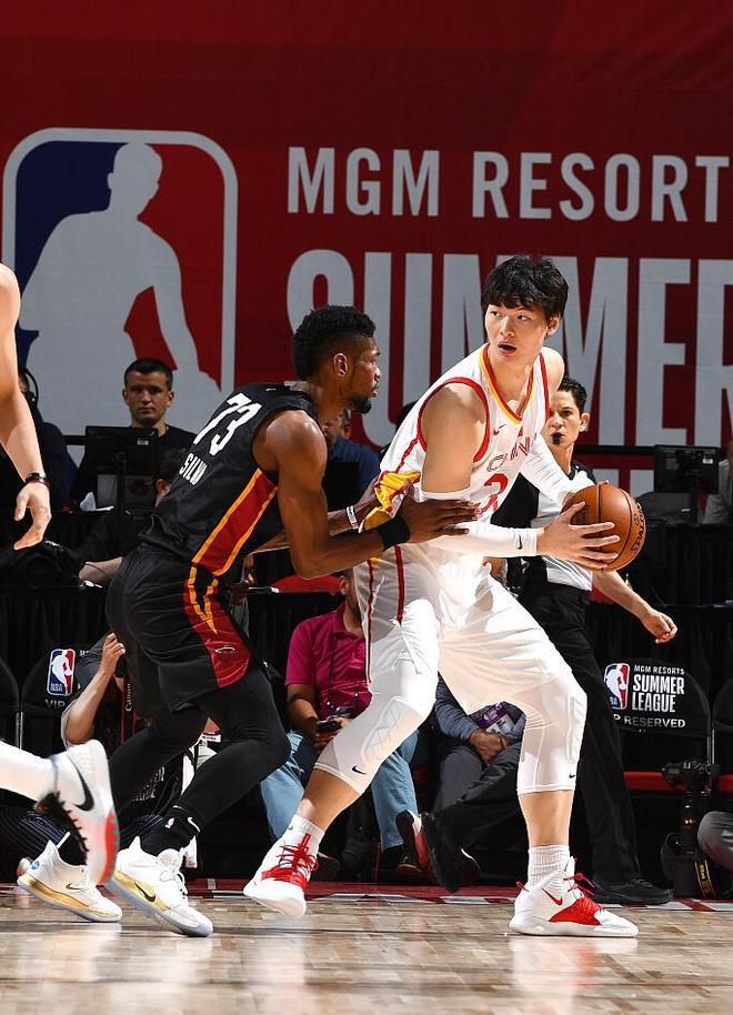 IM体育动画直播通道-哥伦比亚力克多特蒙德，马丁内利扛起全队的简单介绍